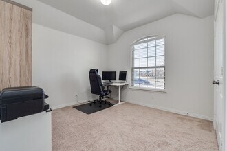 1352 Lake Grove Dr in Little Elm, TX - Building Photo - Building Photo