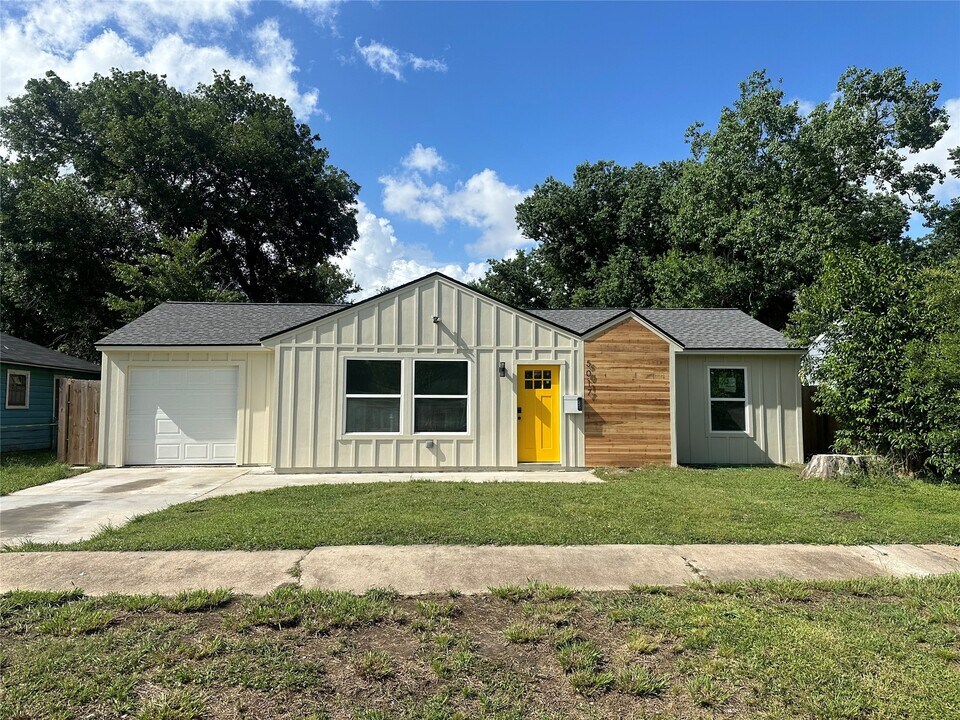 5017 Kenilwood Dr in Houston, TX - Building Photo