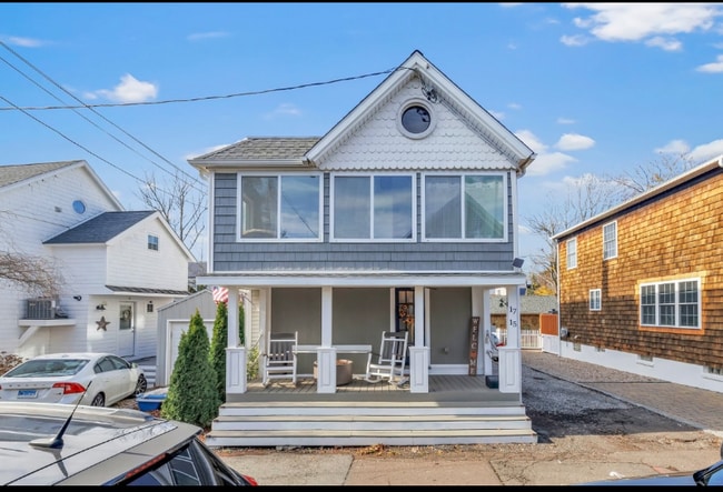 15 Bristol St