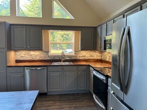 501 Wispy Willow Dr in Waynesville, NC - Building Photo - Building Photo