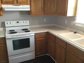 1221 W 4th St in Belvidere, IL - Building Photo - Building Photo