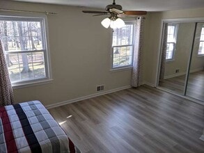7913 Central Park Cir in Alexandria, VA - Building Photo - Building Photo