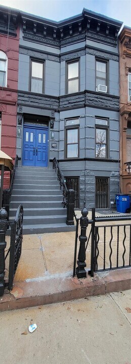497 Decatur St in Brooklyn, NY - Building Photo
