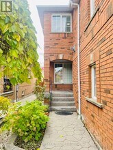 5316 Hollypoint Ave in Mississauga, ON - Building Photo - Building Photo