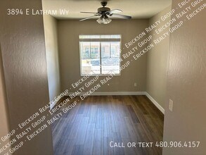 3894 E Latham Way in Gilbert, AZ - Building Photo - Building Photo
