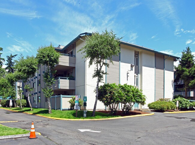 Meadowbrook Apartments in Shoreline, WA - Building Photo - Building Photo