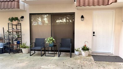 206 Charter Way in West Palm Beach, FL - Building Photo - Building Photo