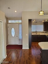 4928 Forest Oaks Dr in Las Vegas, NV - Building Photo - Building Photo