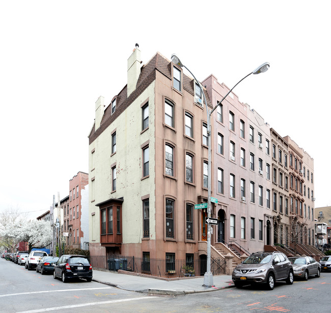 590 Henry St in Brooklyn, NY - Building Photo - Building Photo