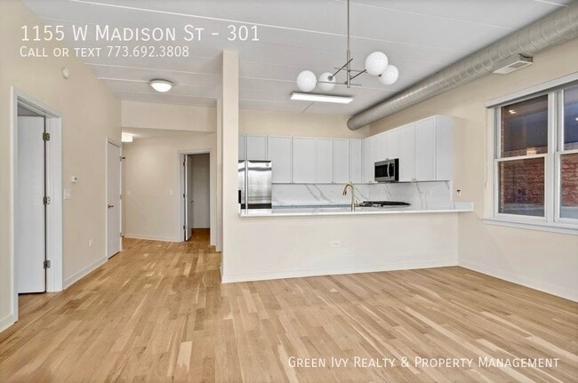 1155 W Madison St in Chicago, IL - Building Photo - Building Photo