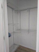 7055 N Clark St, Unit 2 in Chicago, IL - Building Photo - Building Photo