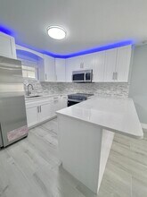 4030 25th St N, Unit # 4 in St. Petersburg, FL - Building Photo - Building Photo