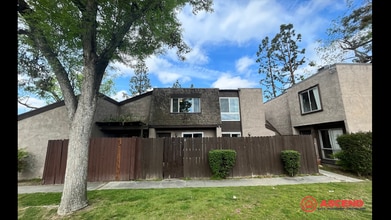 2200 Cedro Ct in Bakersfield, CA - Building Photo - Building Photo