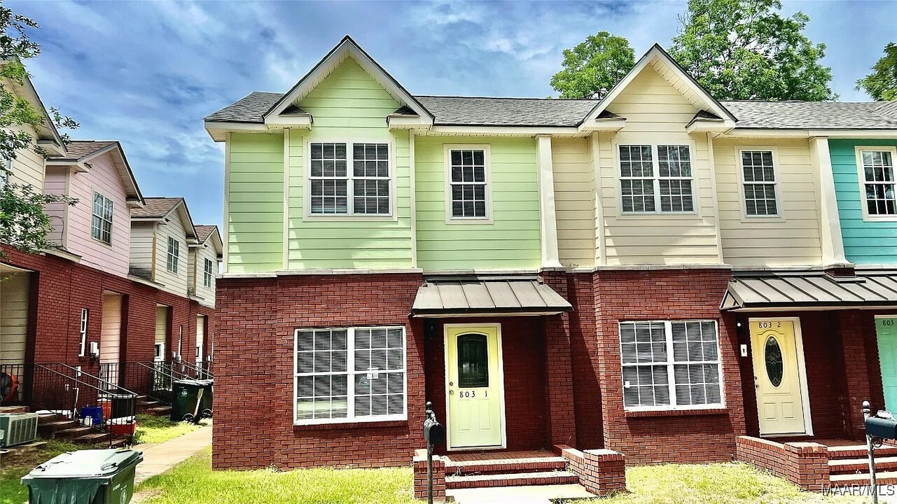 803 E Adams St in Dothan, AL - Building Photo
