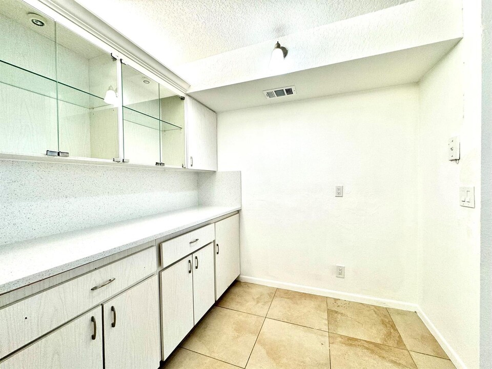 3744 Savoy Ln, Unit B2 in West Palm Beach, FL - Foto de edificio