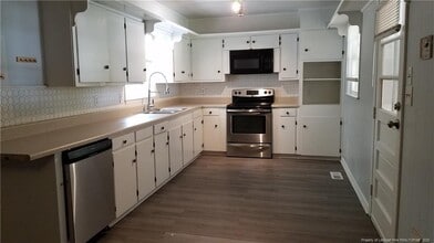 4943 Lattimore St in Hope Mills, NC - Building Photo - Building Photo