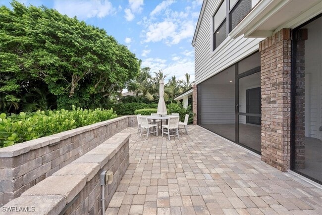 property at 569 Park Shore Dr