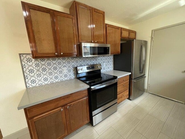2870 59th St in Sacramento, CA - Building Photo - Building Photo