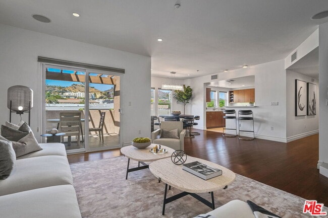 property at 1248 Laurel Ave