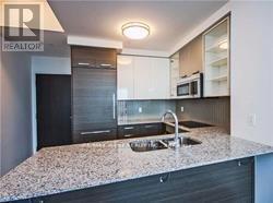 5168 Yonge St in Toronto, ON - Building Photo - Building Photo