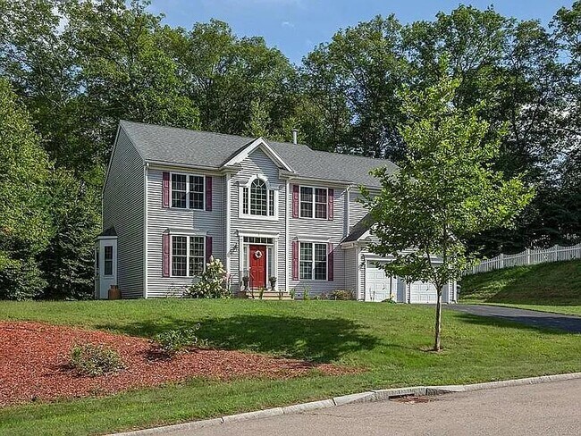 3 Lilac Ln in Grafton, MA - Building Photo - Building Photo