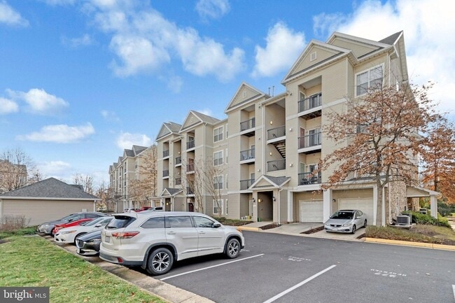 5130 Brittney Elyse Cir, Unit I in Centreville, VA - Foto de edificio - Building Photo