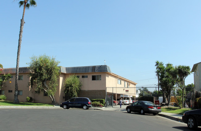 Casa Valmont Apartment in Los Angeles, CA - Building Photo - Building Photo