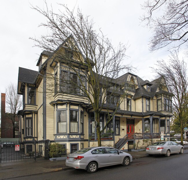 George H. Williams Condominiums in Portland, OR - Building Photo - Building Photo