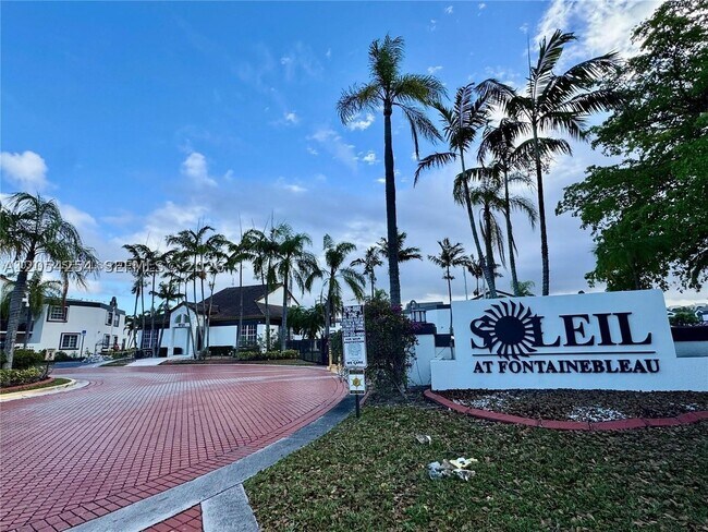 9711 Fontainebleau Blvd