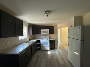 2700 Capitol Dr in Charlotte, NC - Building Photo - Building Photo