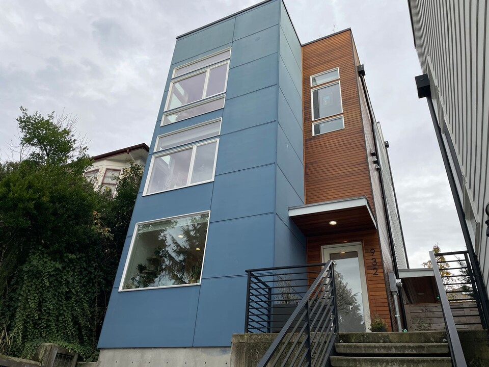 932 14th Ave in Seattle, WA - Building Photo