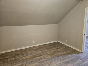 1719 W Craig Pl in San Antonio, TX - Building Photo - Building Photo