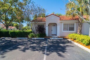 1579 Springside Dr in Weston, FL - Building Photo
