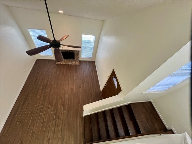 property at 980 Memorial Village Dr