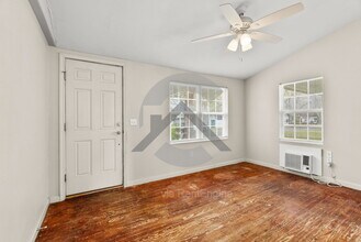 2013 Independence St in Conway, AR - Building Photo - Building Photo