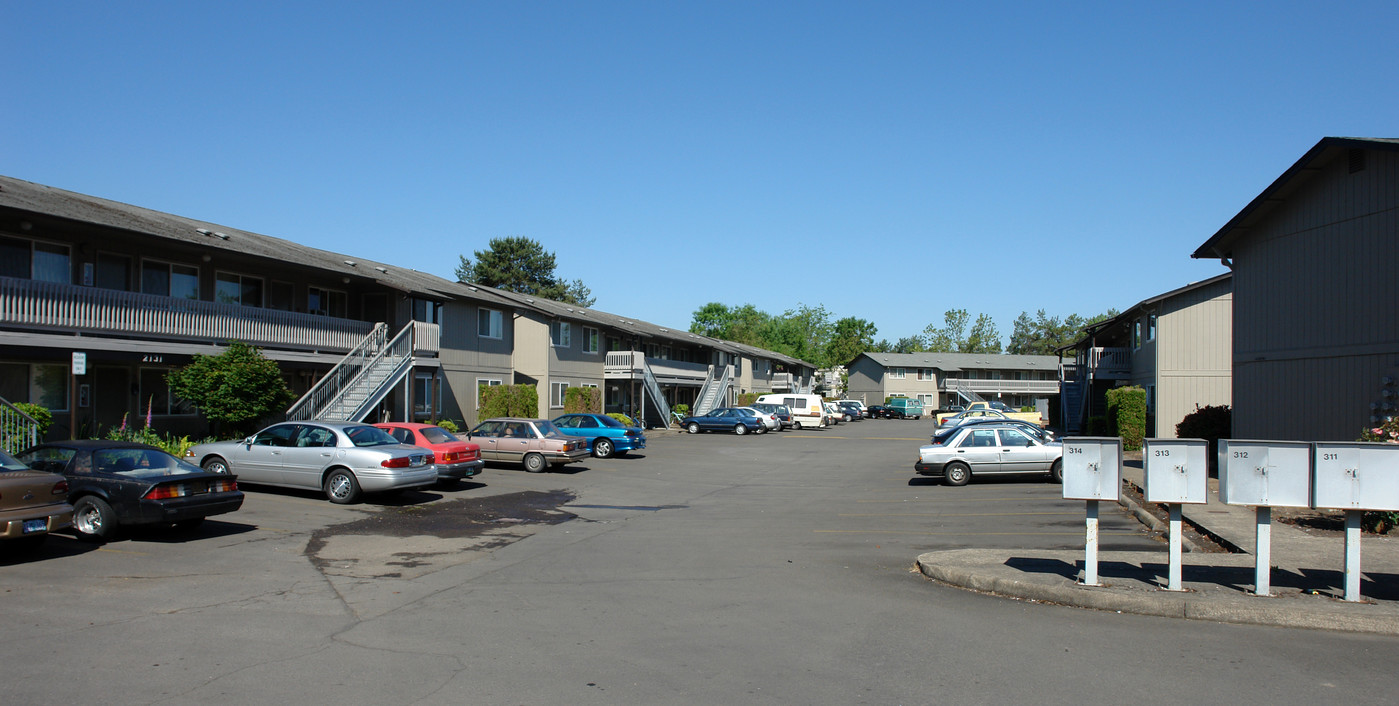 Firwood Apartments in Eugene, OR - Building Photo