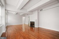 2220 Walnut St, Unit PH-6 in Philadelphia, PA - Building Photo - Building Photo