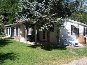 542 W Broadway in Port Jefferson, NY - Building Photo - Building Photo