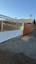 618 Ansol Ln in Bakersfield, CA - Building Photo