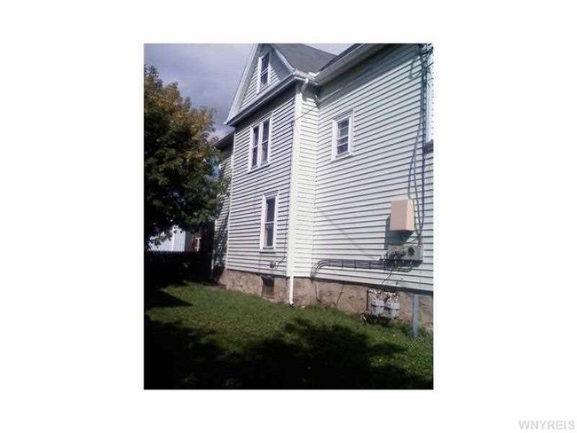 275 Genesee St in Lockport, NY - Building Photo - Building Photo