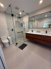 2730 NE 40th Ct in Lighthouse Point, FL - Foto de edificio - Building Photo