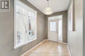 52 Tapadero Ave in Ottawa, ON - Building Photo - Building Photo