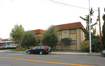 1577 Pomeroy Ave in Santa Clara, CA - Building Photo - Building Photo