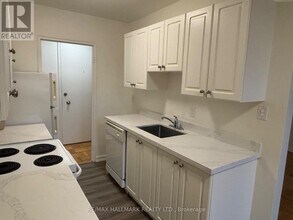 134 Lawton Blvd in Toronto, ON - Building Photo - Building Photo