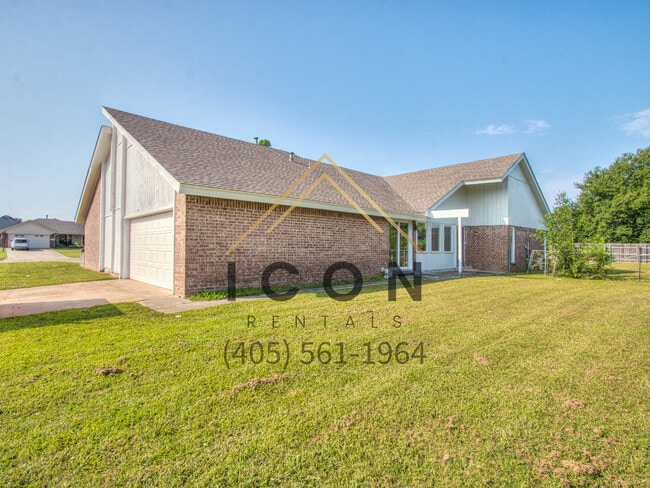 517 N Robin Way in Mustang, OK - Building Photo - Building Photo