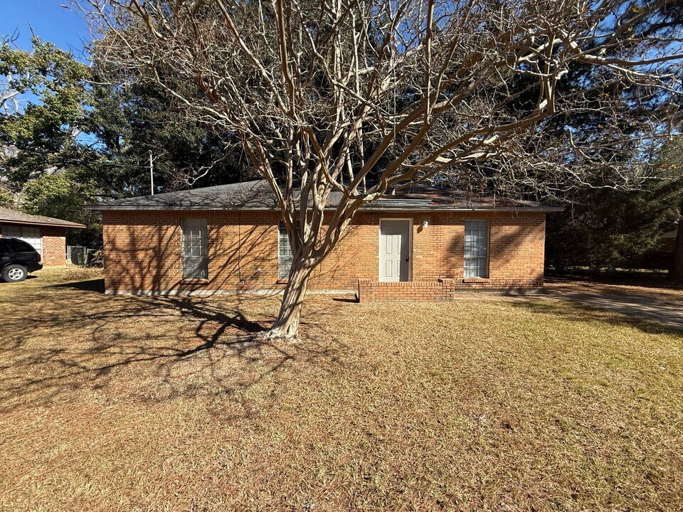 3825 Pickfair St in Montgomery, AL - Building Photo