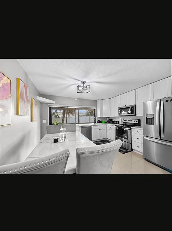 5404 NW 25th Ave in Fort Lauderdale, FL - Building Photo - Building Photo