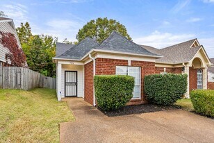 7016 S Estacada Way in Cordova, TN - Building Photo