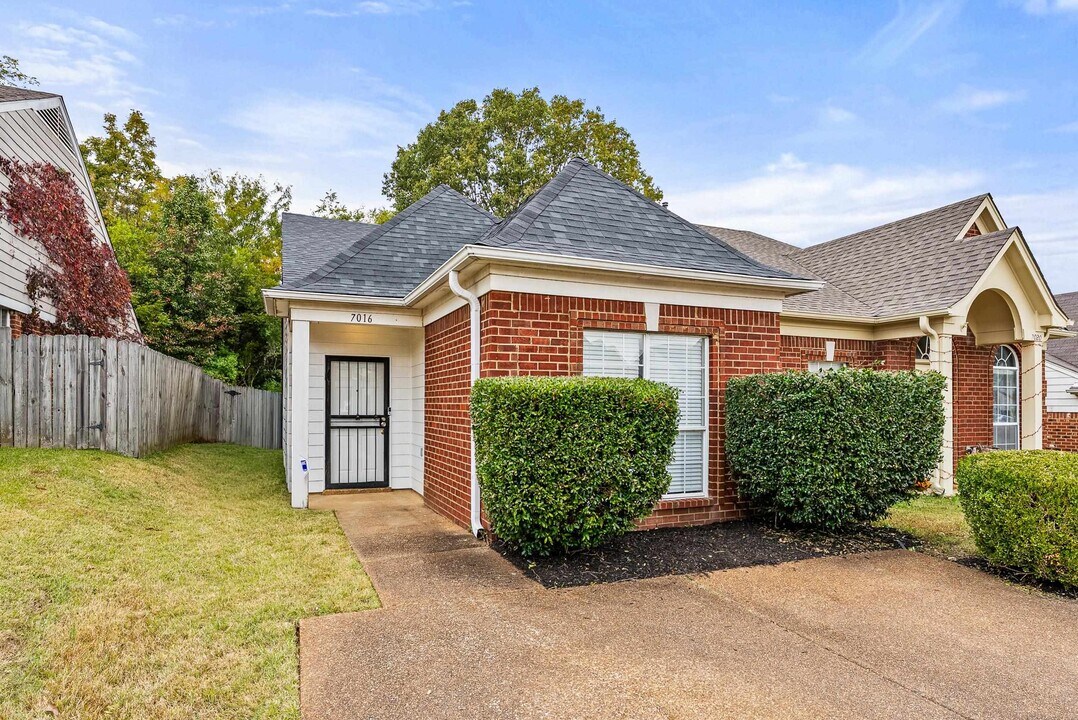 7016 S Estacada Way in Cordova, TN - Building Photo