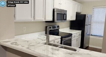 4001 Crockers Lake Blvd, Unit 1017 in Sarasota, FL - Building Photo